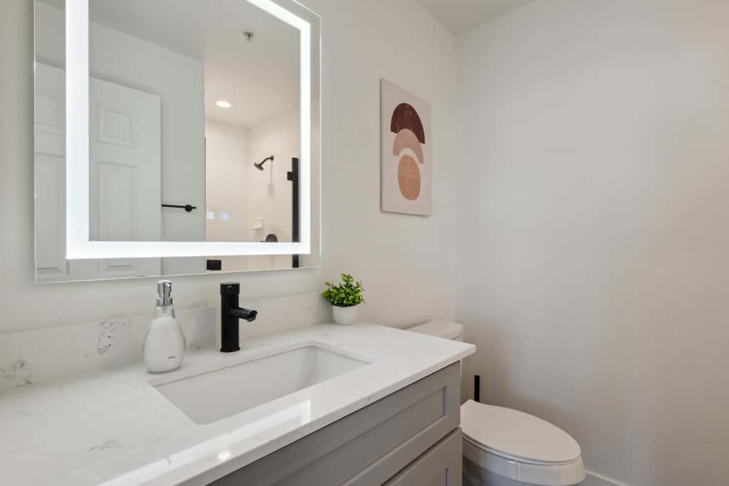 CozySuites Glendale  - Westgate 2Br2Ba
