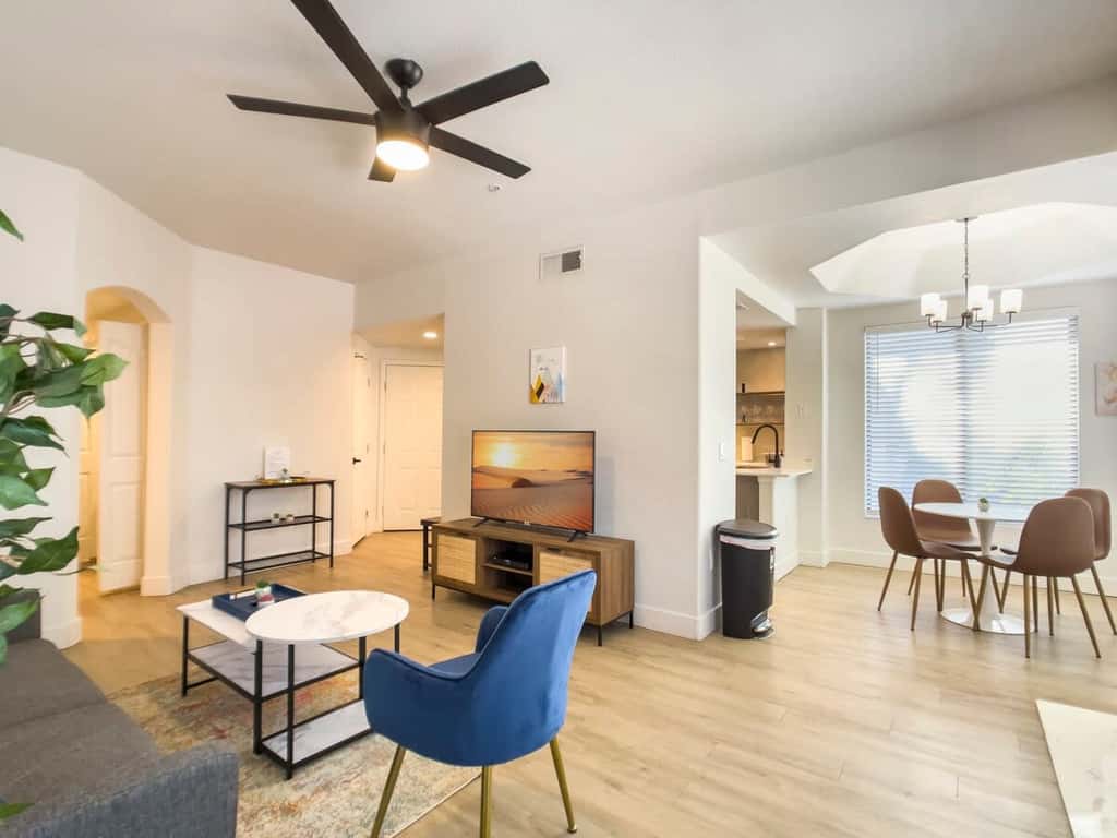 CozySuites 2BR/2BA at Kierland Commons