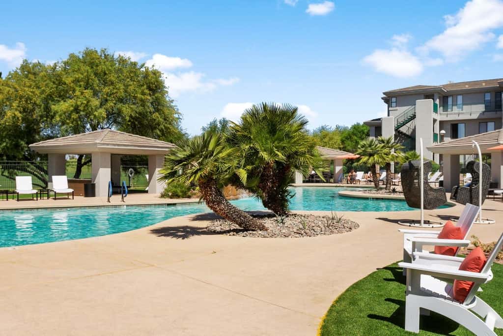 CozySuites 2BR/2BA at Kierland Commons
