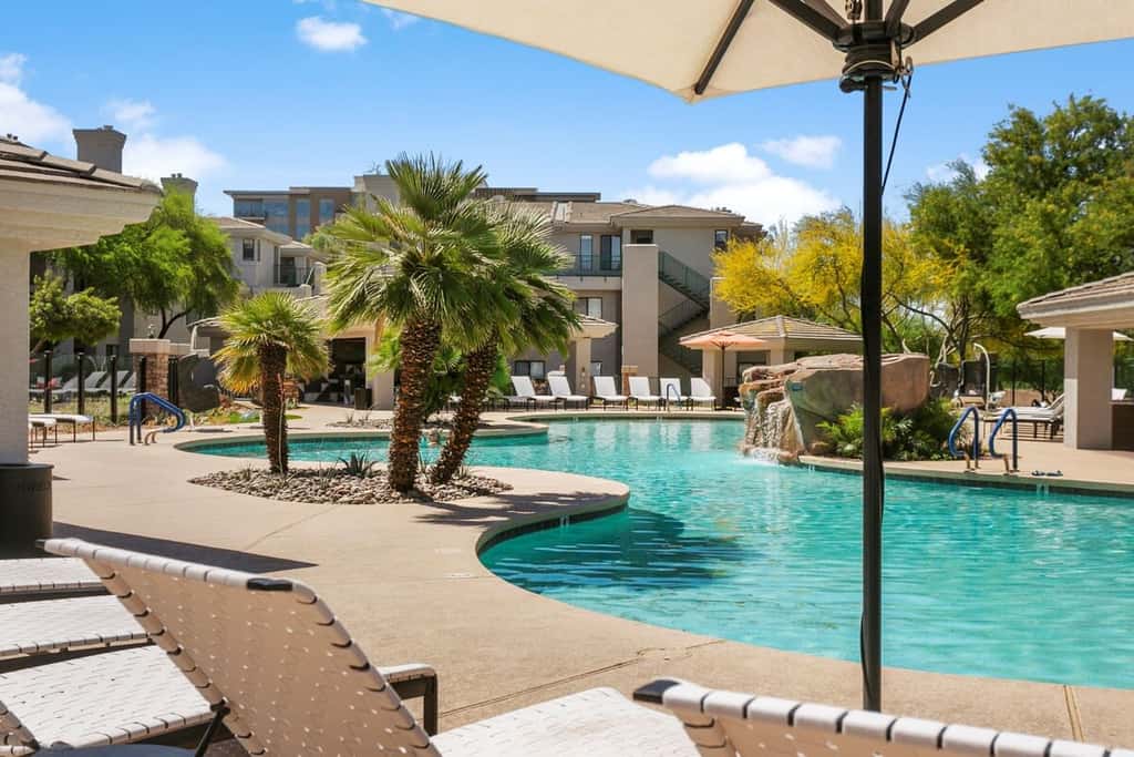 CozySuites 2BR/2BA at Kierland Commons
