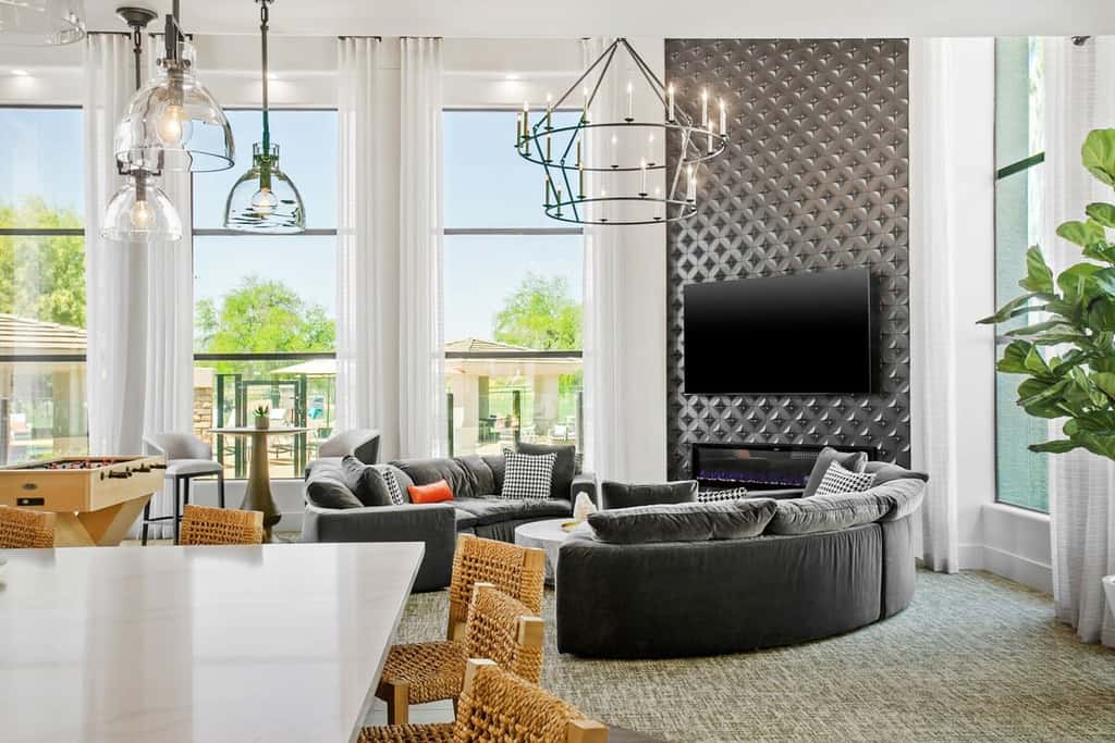 CozySuites 2BR/2BA at Kierland Commons