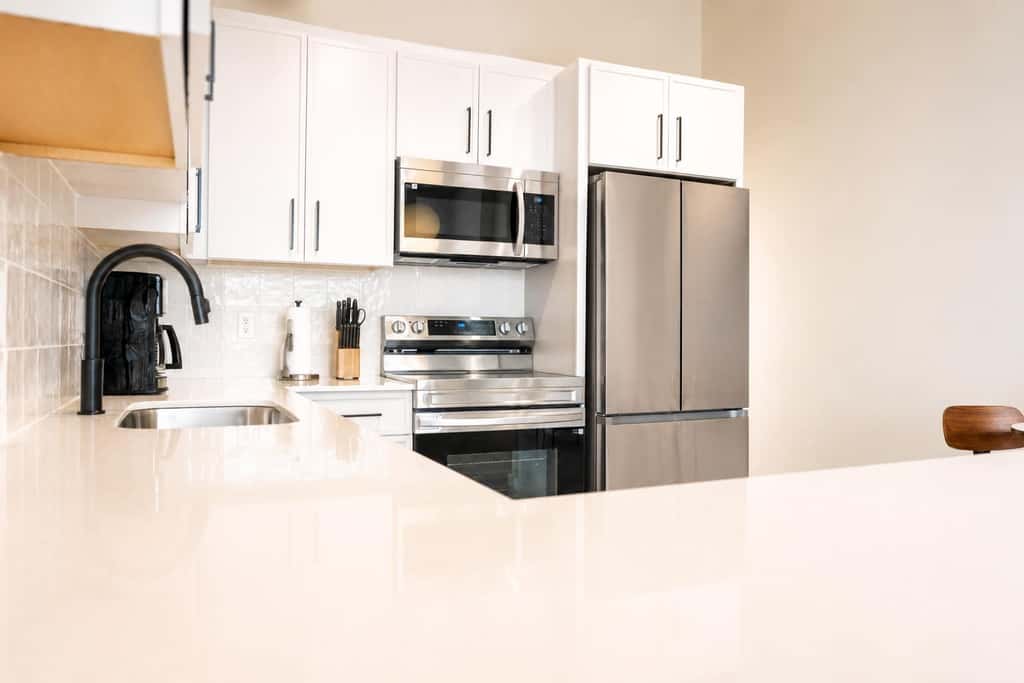 Roami at Century Plaza | Convention Ctr |1BR Loft