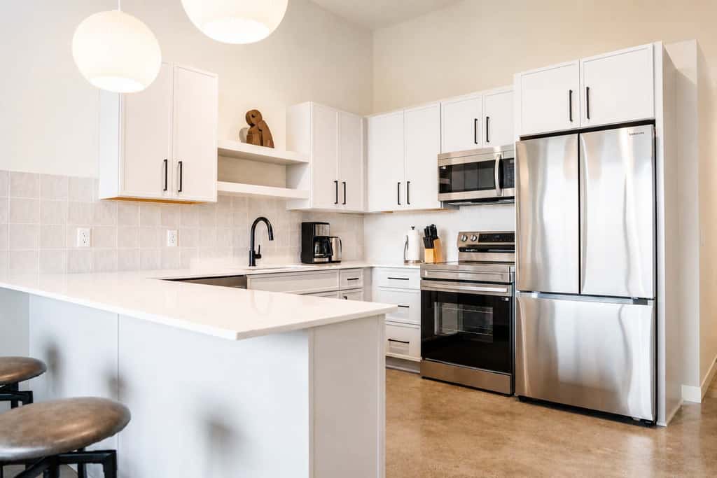 Roami at Century Plaza | Convention Ctr |1BR Loft