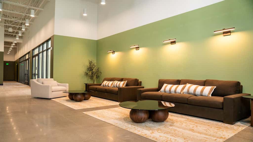 Roami at Century Plaza | 2BR 2BA Loft | sleeps 6