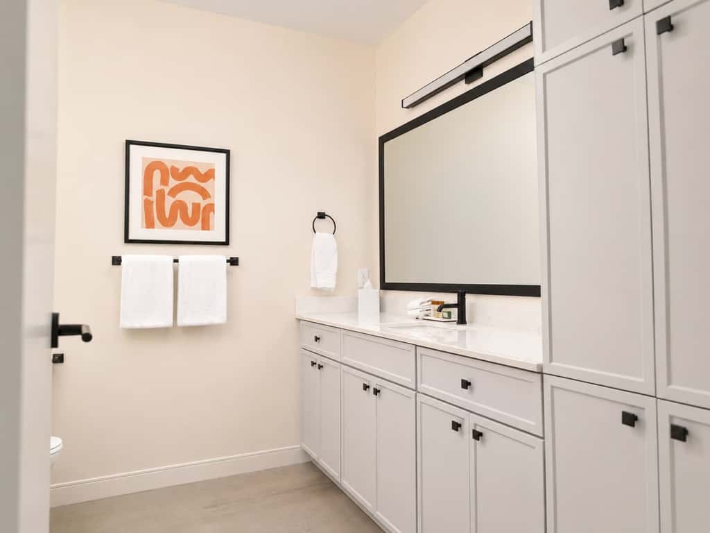 Roami at Century Plaza | 2BR 2BA Loft | sleeps 6