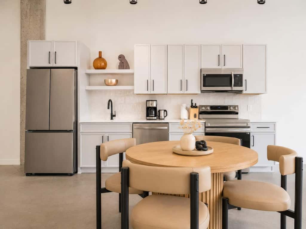 Roami at Century Plaza | 2BR 2BA Loft | sleeps 6