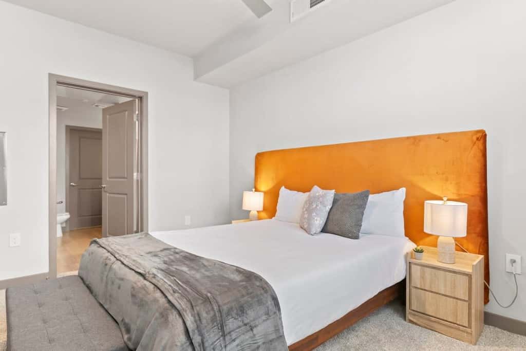 Cozysuites PHX RORO Gym, Pool, Pets! 2BR 2BA
