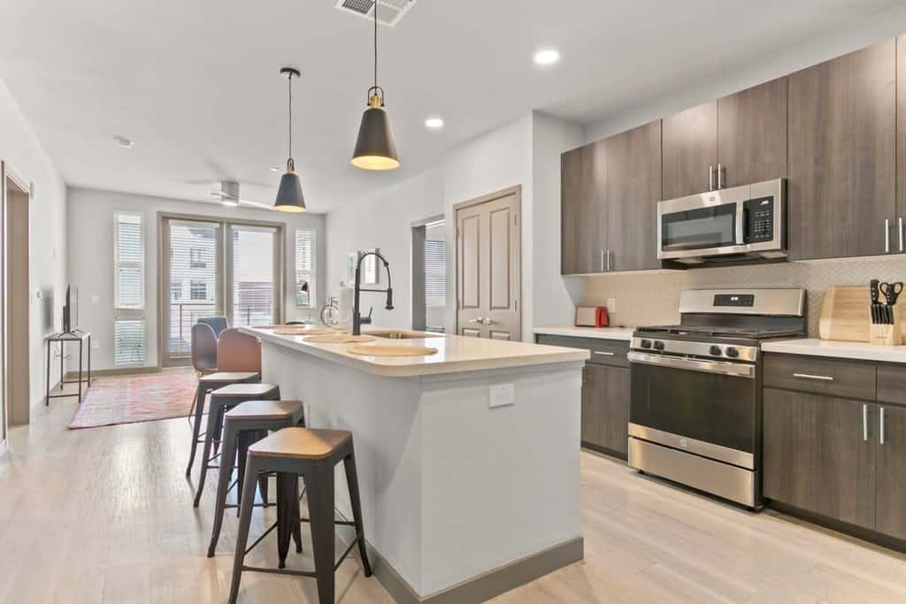 Cozysuites PHX RORO Gym, Pool, Pets! 2BR 2BA