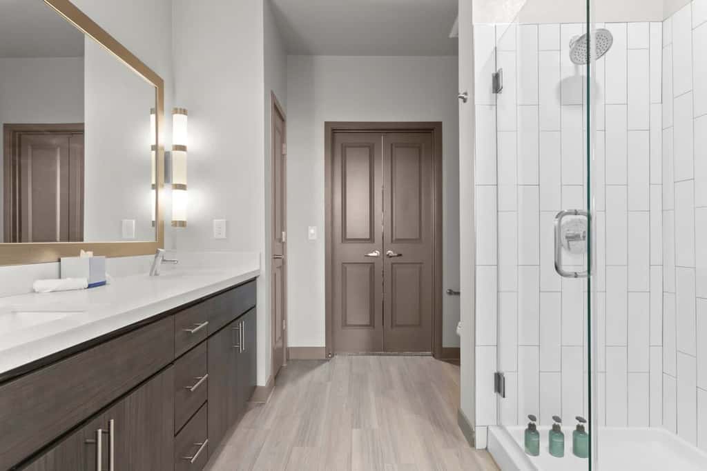 Cozysuites PHX RORO Gym, Pool, Pets! 2BR 2BA