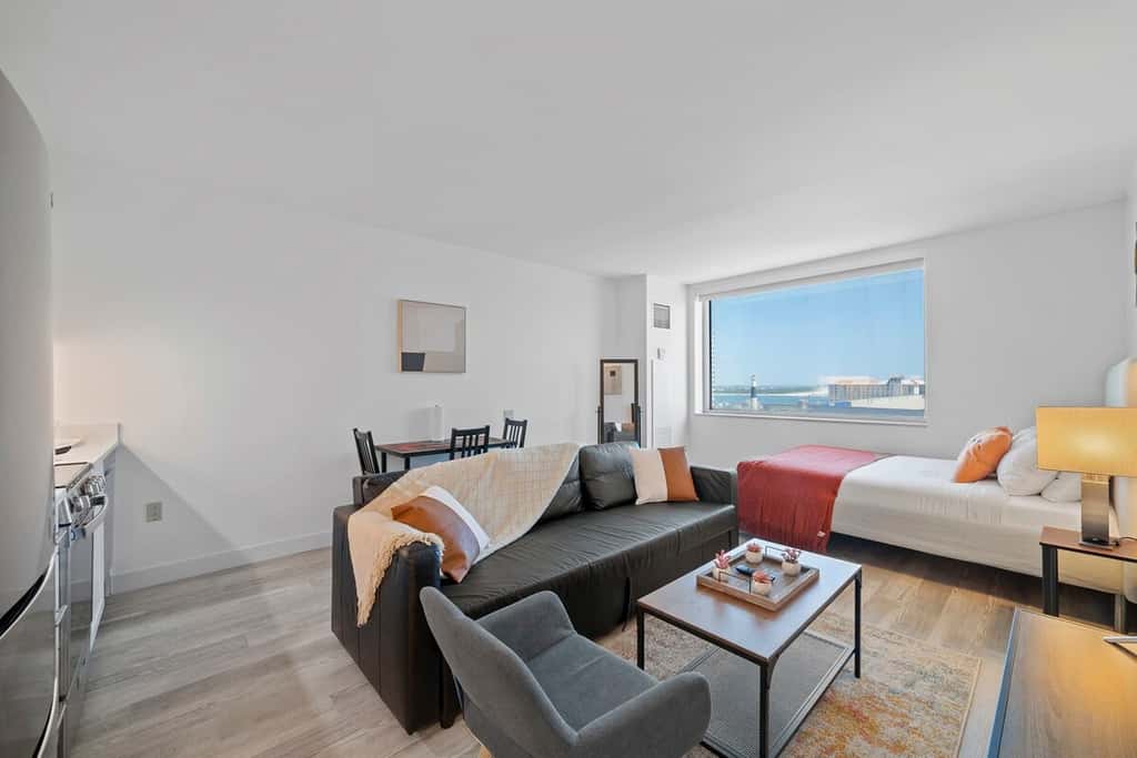 Sleep 4 Stylish Boardwalk CozySuites Studio