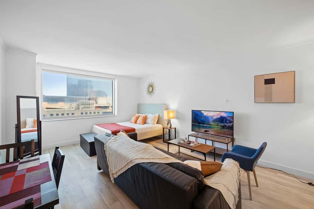 Sleep 4 Stylish Boardwalk CozySuites Studio