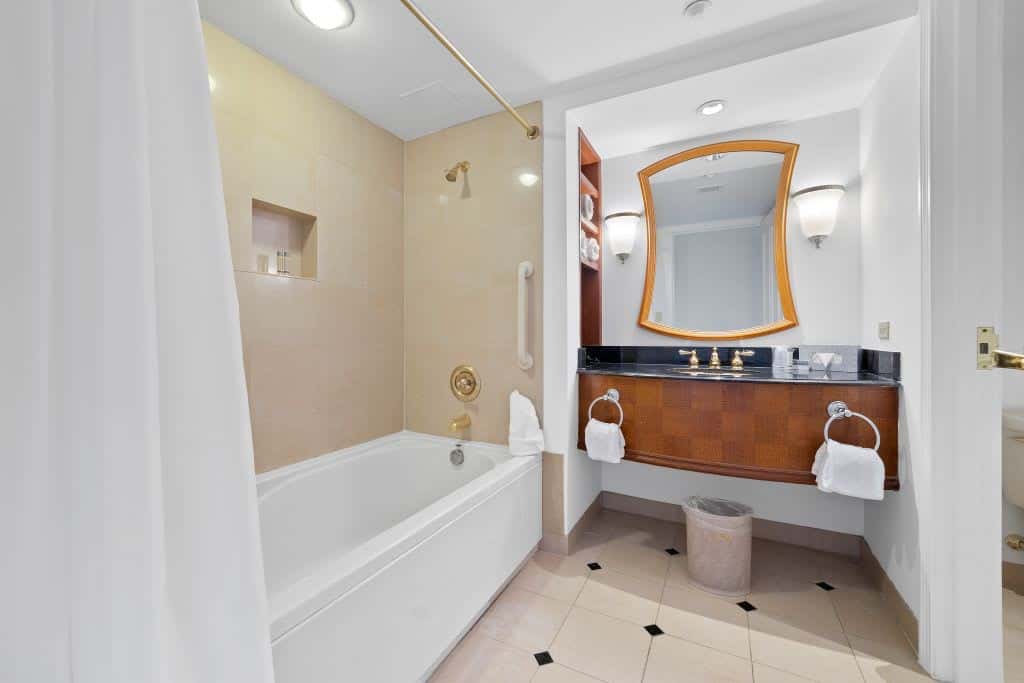 CozySuites TWO Separate Spacious Oceanfront Condos