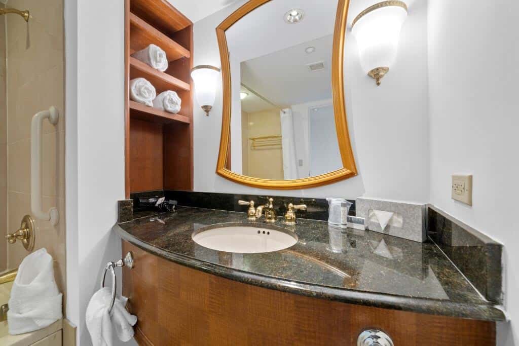 CozySuites TWO Separate Spacious Oceanfront Condos