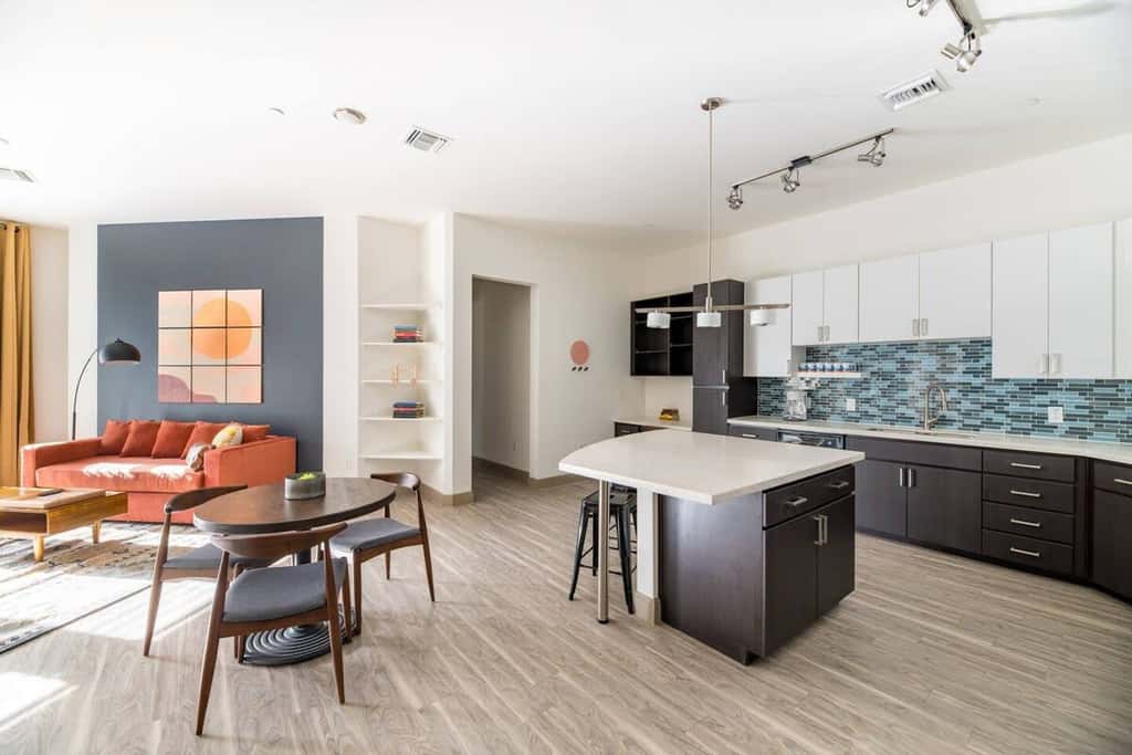 3BR TWO Modern CozySuites at Town Lake waterfront!
