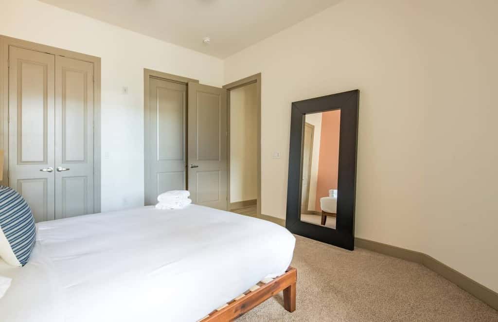 3BR TWO Modern CozySuites at Town Lake waterfront!