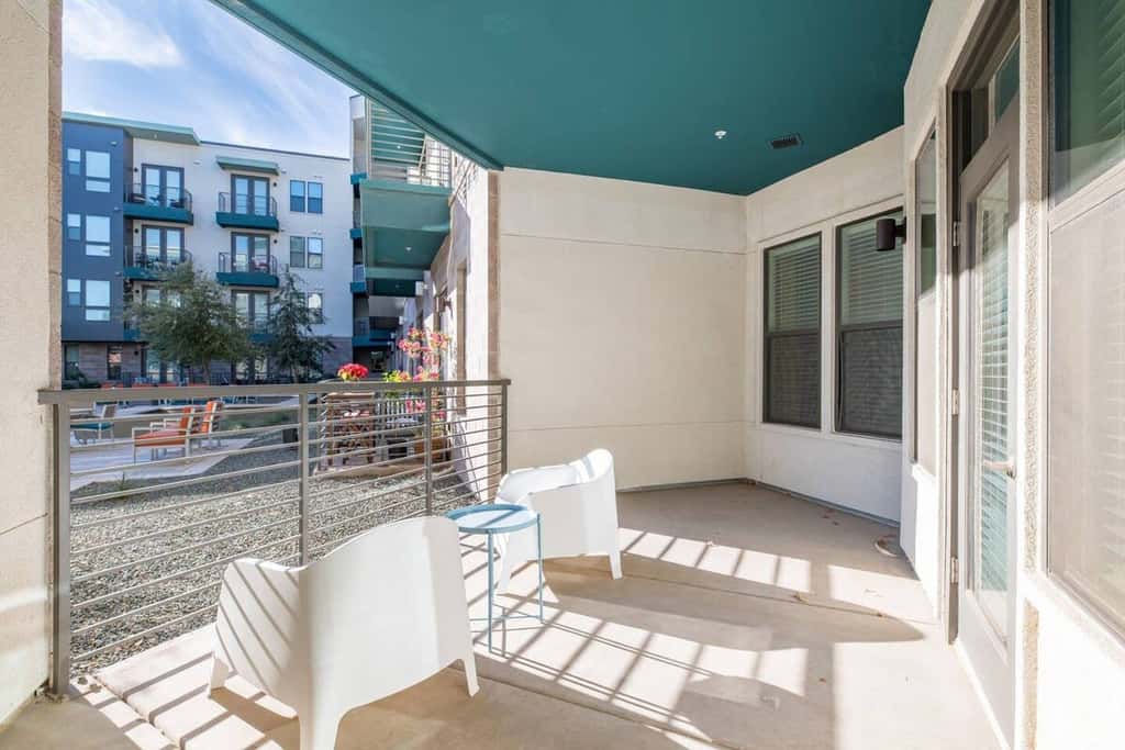 3BR TWO Modern CozySuites at Town Lake waterfront!