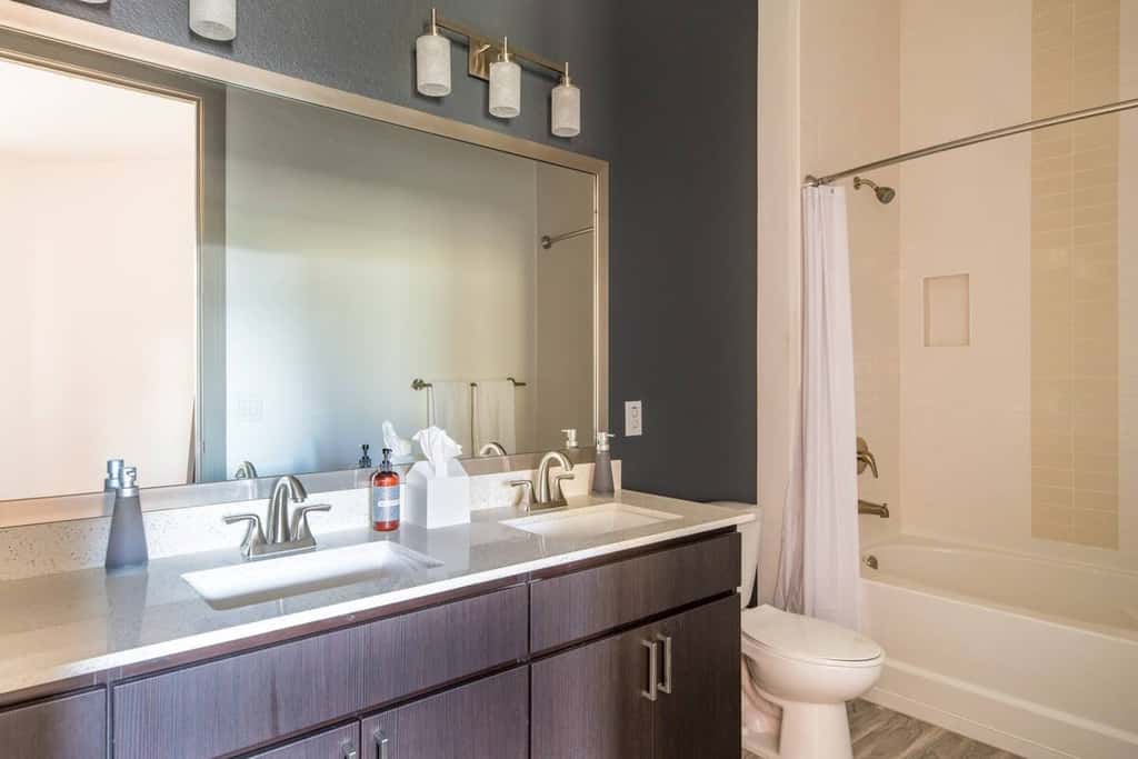 3BR TWO Modern CozySuites at Town Lake waterfront!