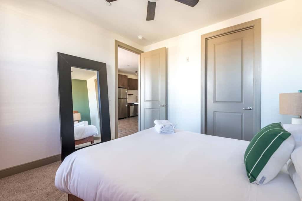 3BR TWO Modern CozySuites at Town Lake waterfront!
