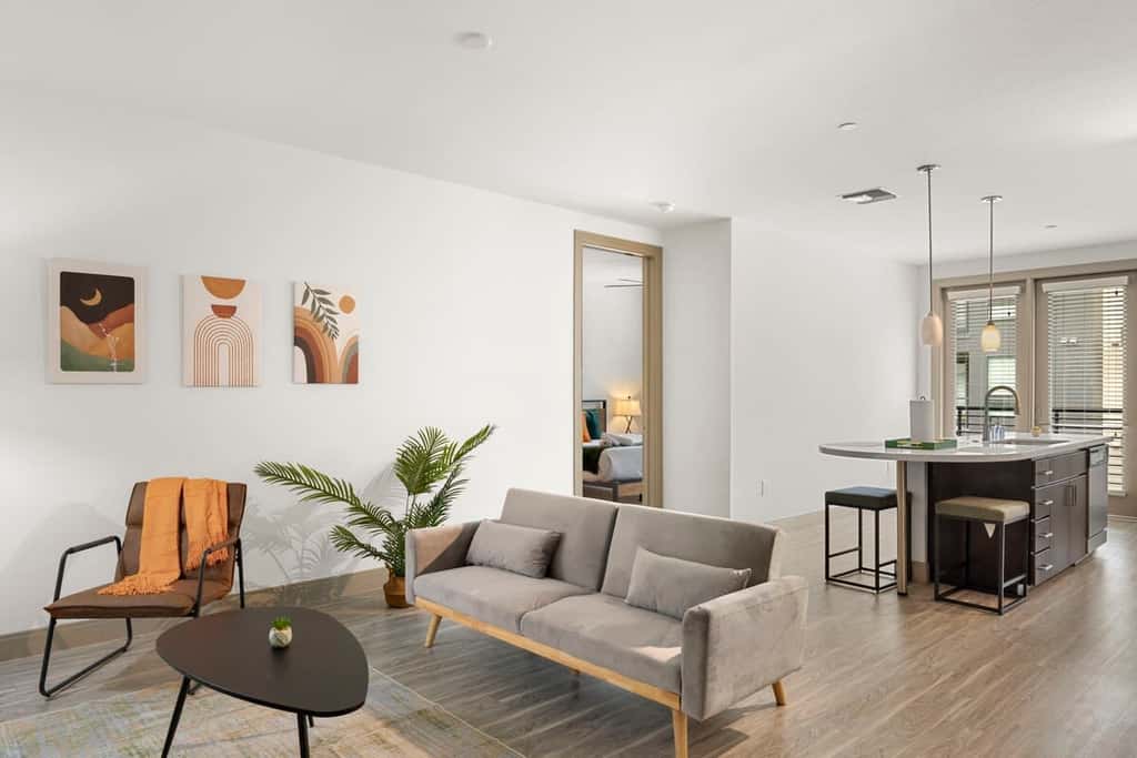 4BR TWO Modern CozySuites