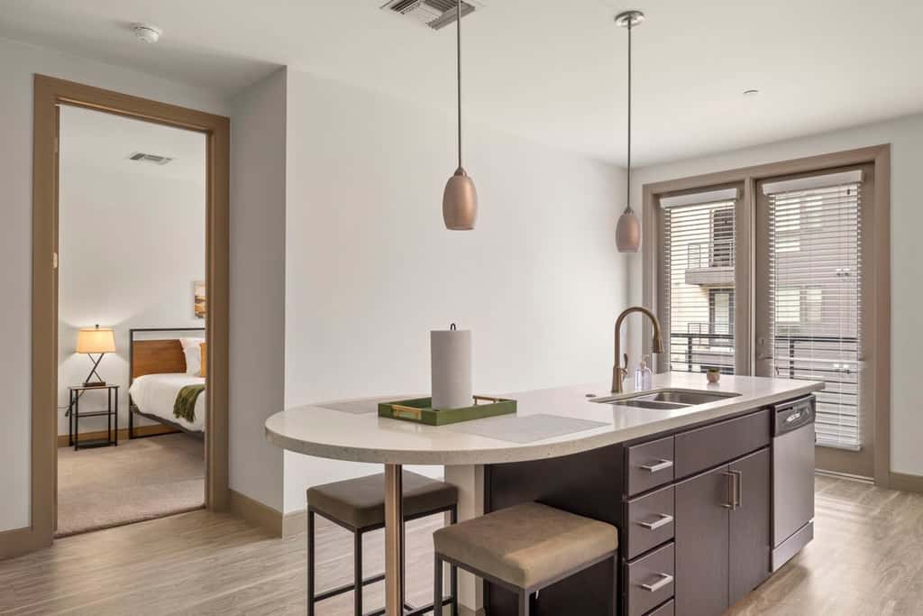4BR TWO Modern CozySuites