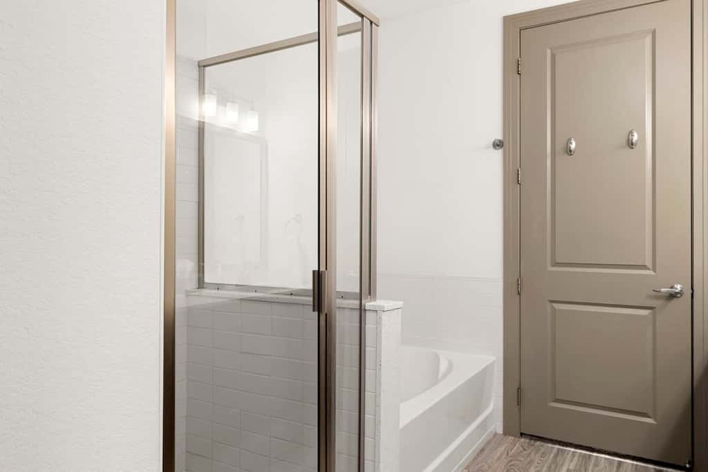 4BR TWO Modern CozySuites