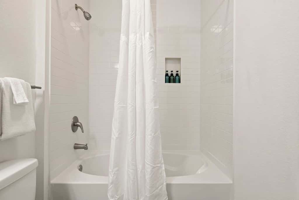 4BR TWO Modern CozySuites