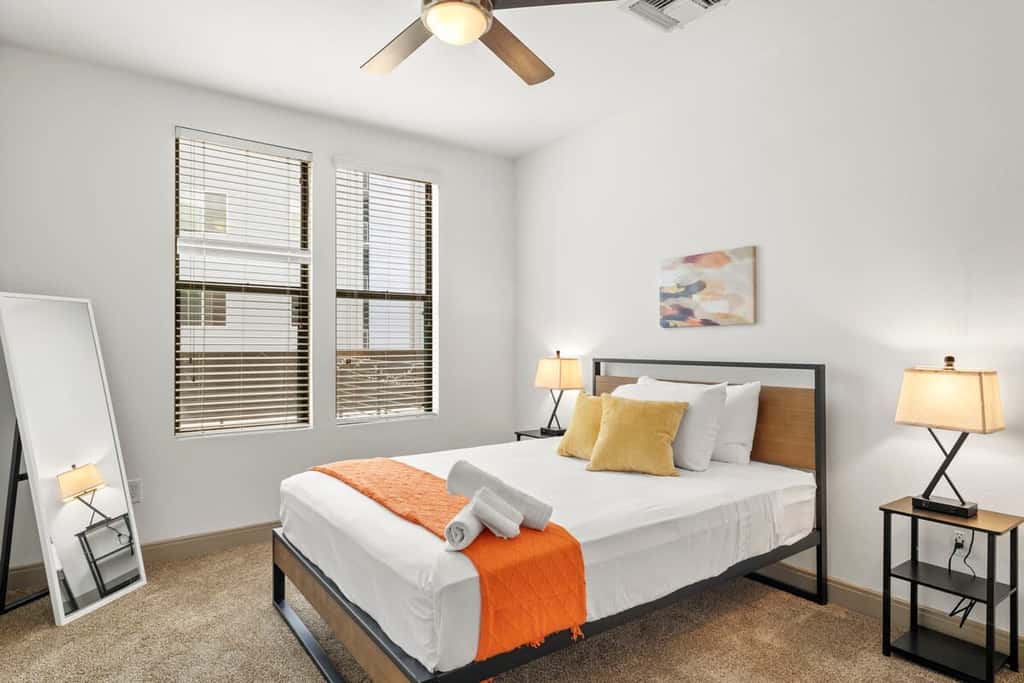 4BR TWO Modern CozySuites