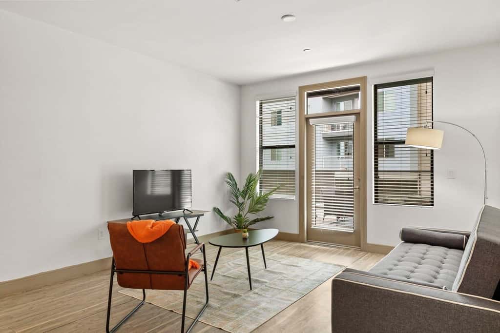4BR TWO Modern CozySuites