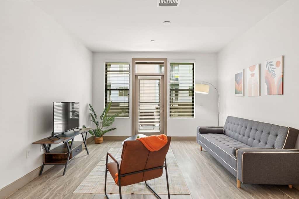 4BR TWO Modern CozySuites