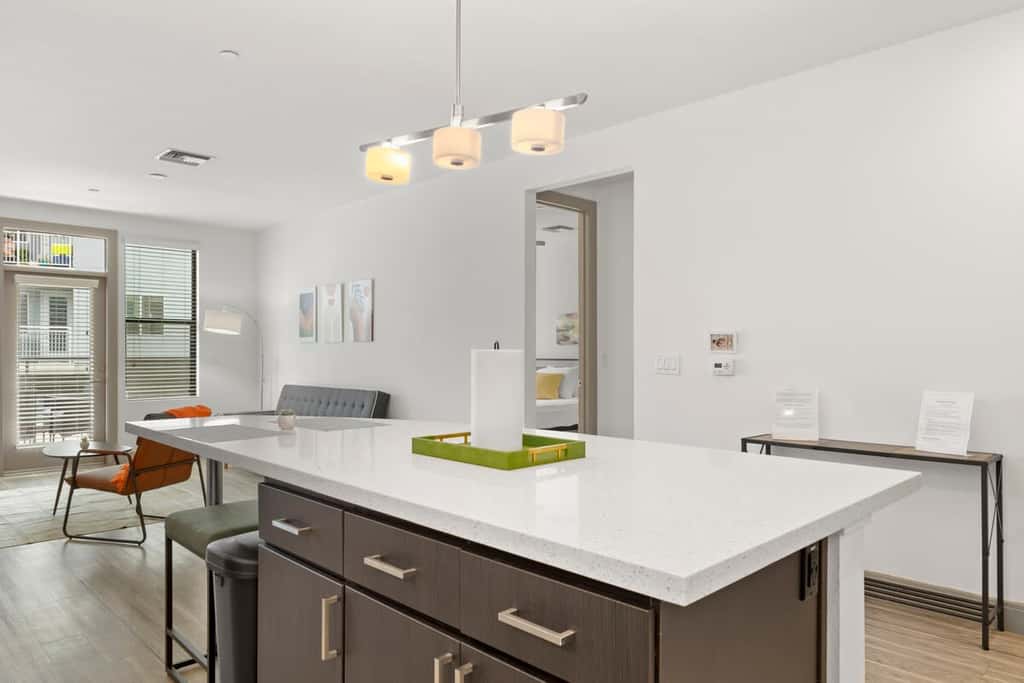 4BR TWO Modern CozySuites