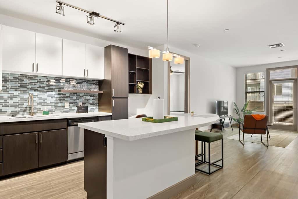 4BR TWO Modern CozySuites