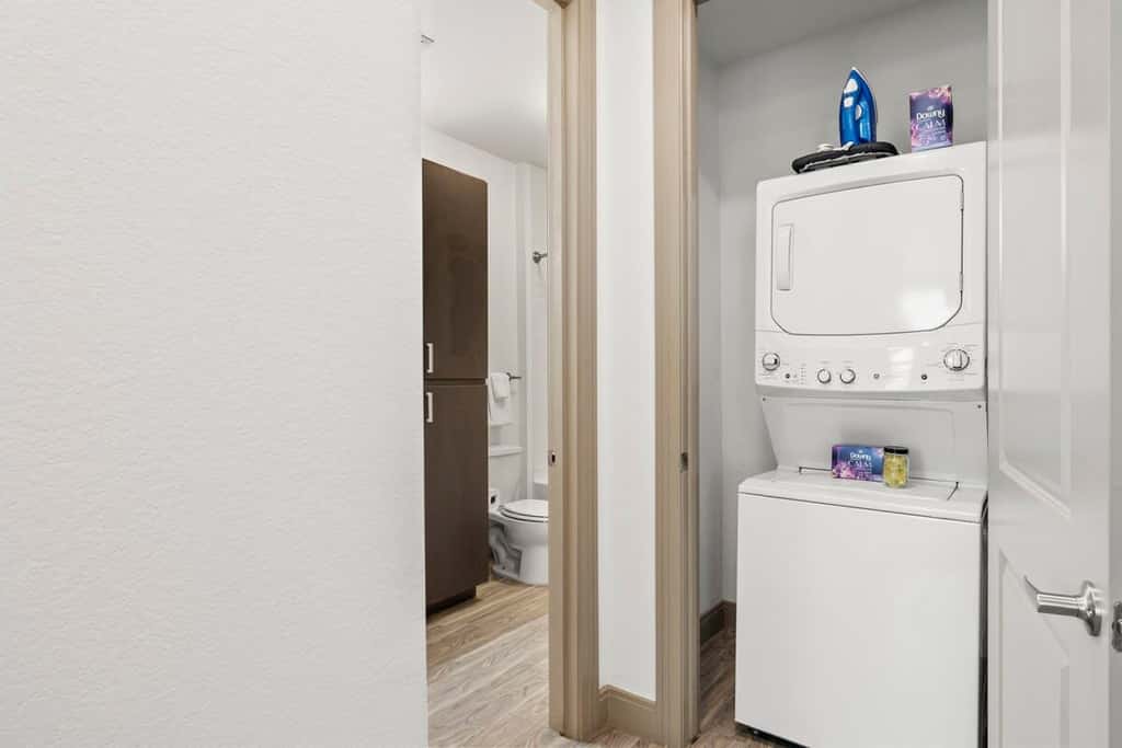 4BR TWO Modern CozySuites