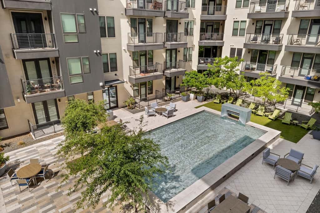 4BR TWO Modern CozySuites