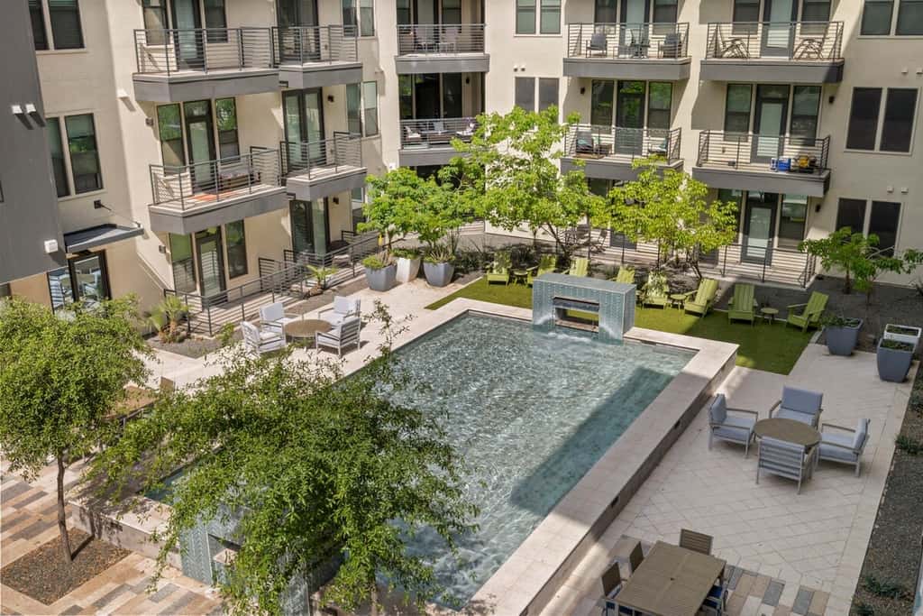 4BR TWO Modern CozySuites