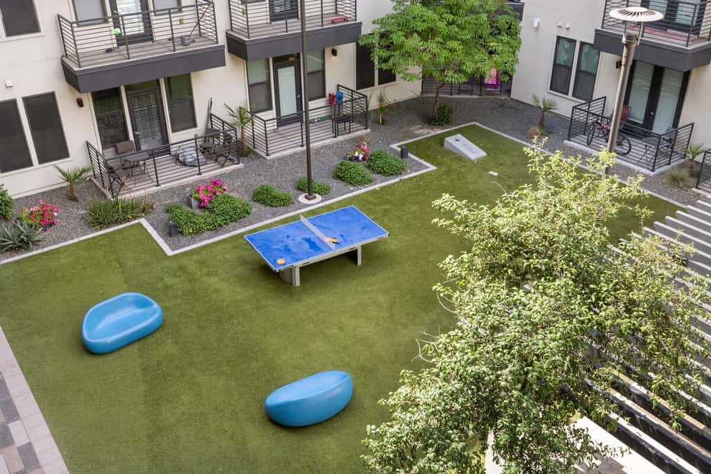 4BR TWO Modern CozySuites