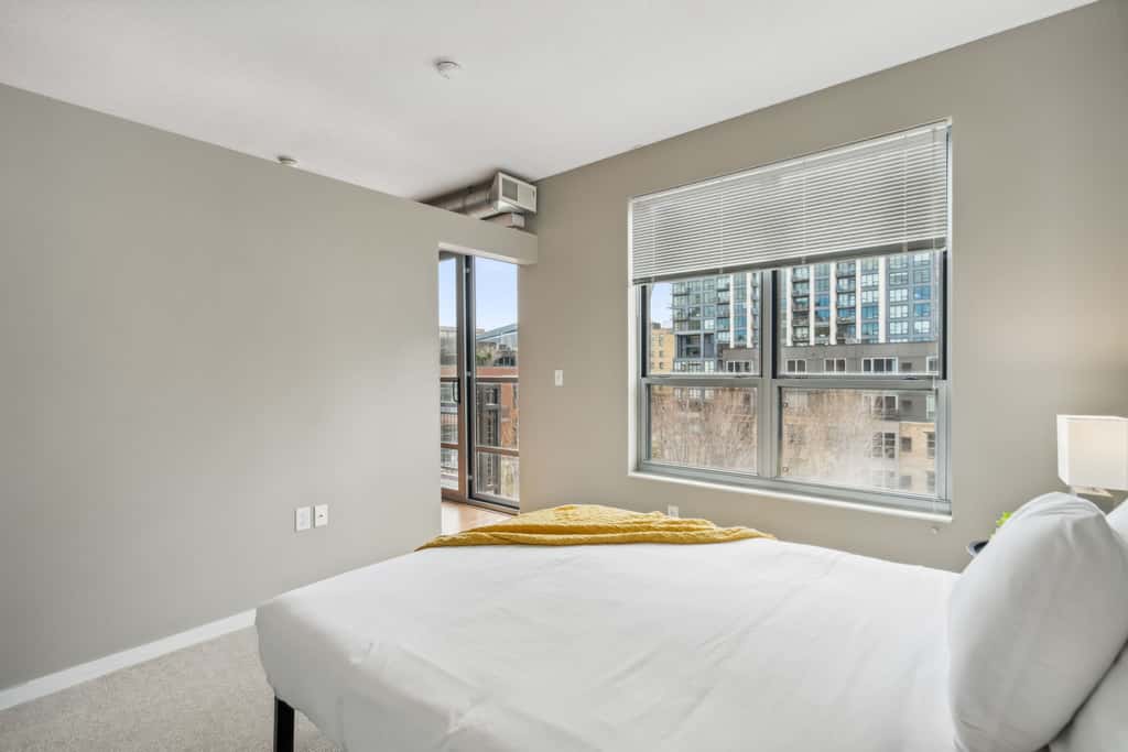 CozySuites 1BR Mill District with pool, gym