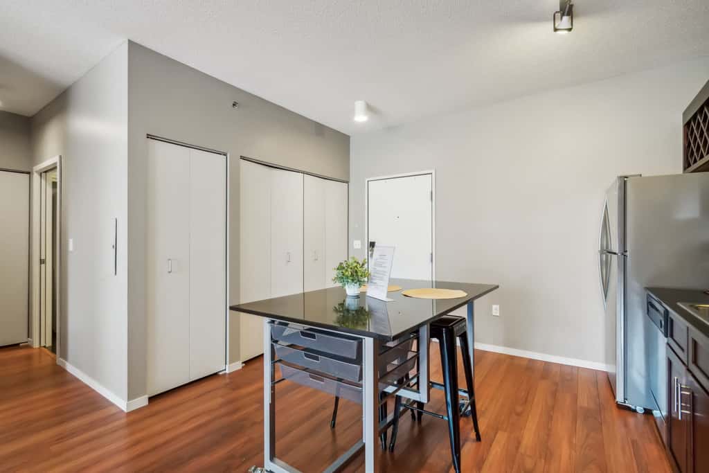 CozySuites 1BR Mill District with pool, gym