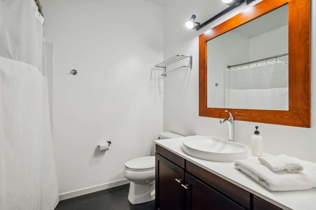 CozySuites 1BR Mill District with pool, gym