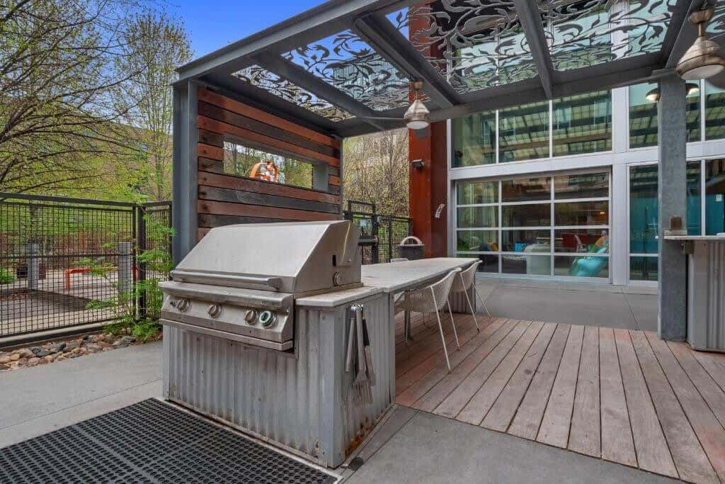 CozySuites 1BR Mill District with pool, gym