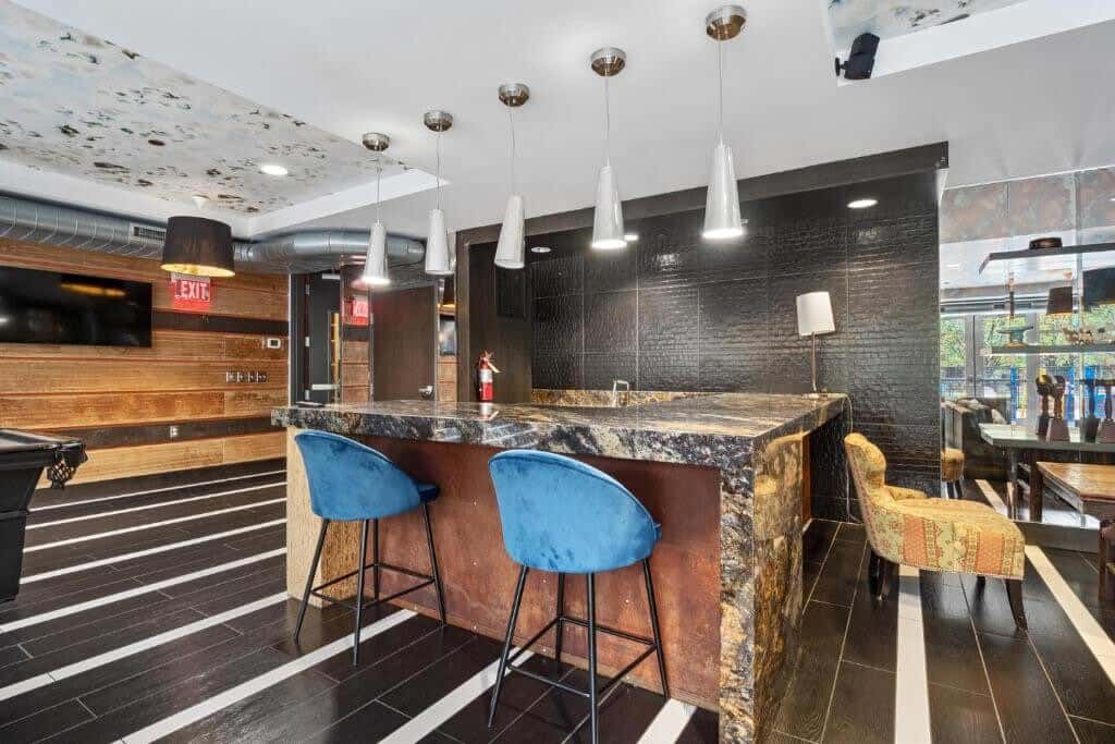 CozySuites 1BR Mill District with pool, gym