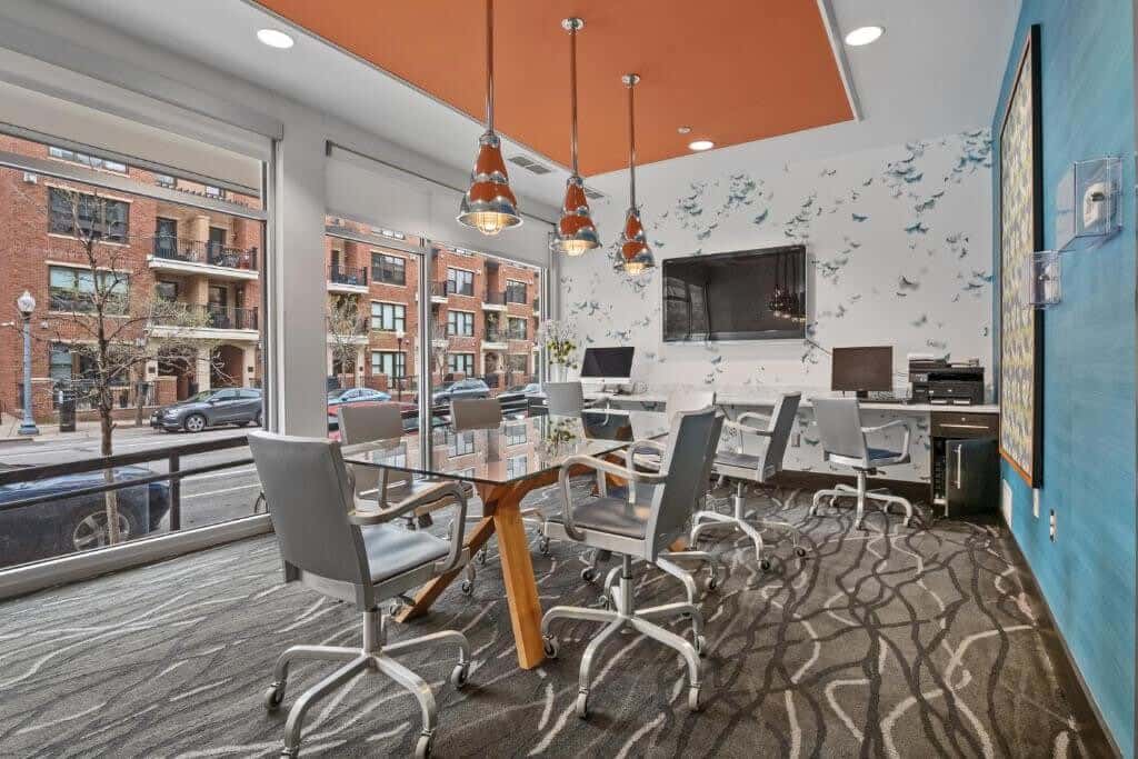 CozySuites 1BR Mill District with pool, gym