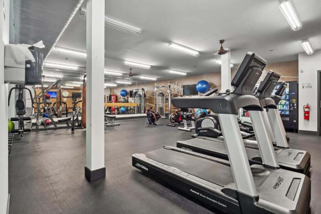 CozySuites 1BR Mill District with pool, gym