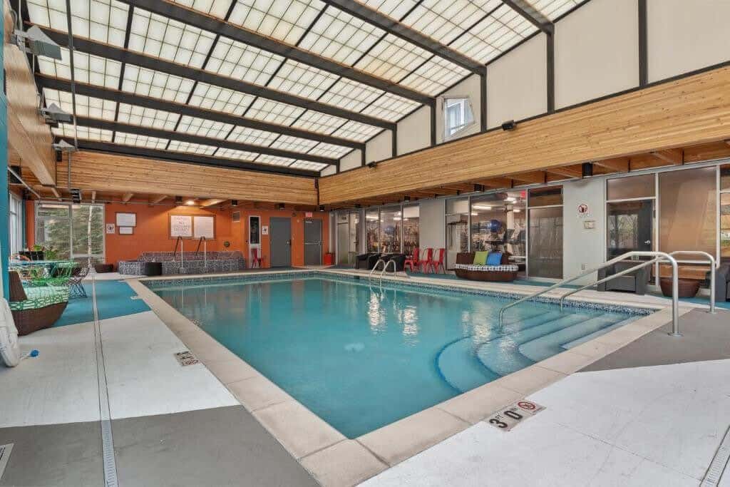 CozySuites 1BR Mill District with pool, gym