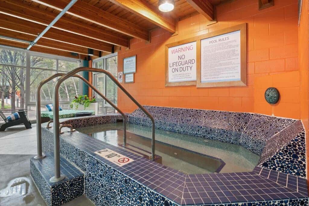 CozySuites 1BR Mill District with pool, gym