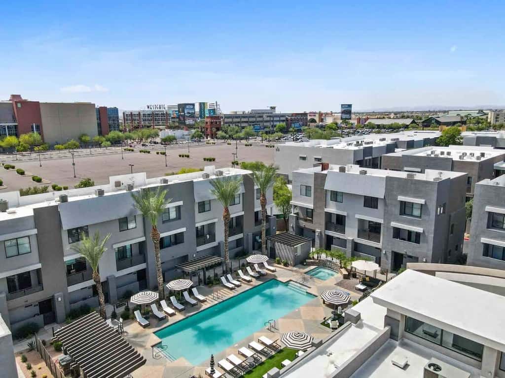 CozySuites Glendale  - Westgate w pool! 2BR