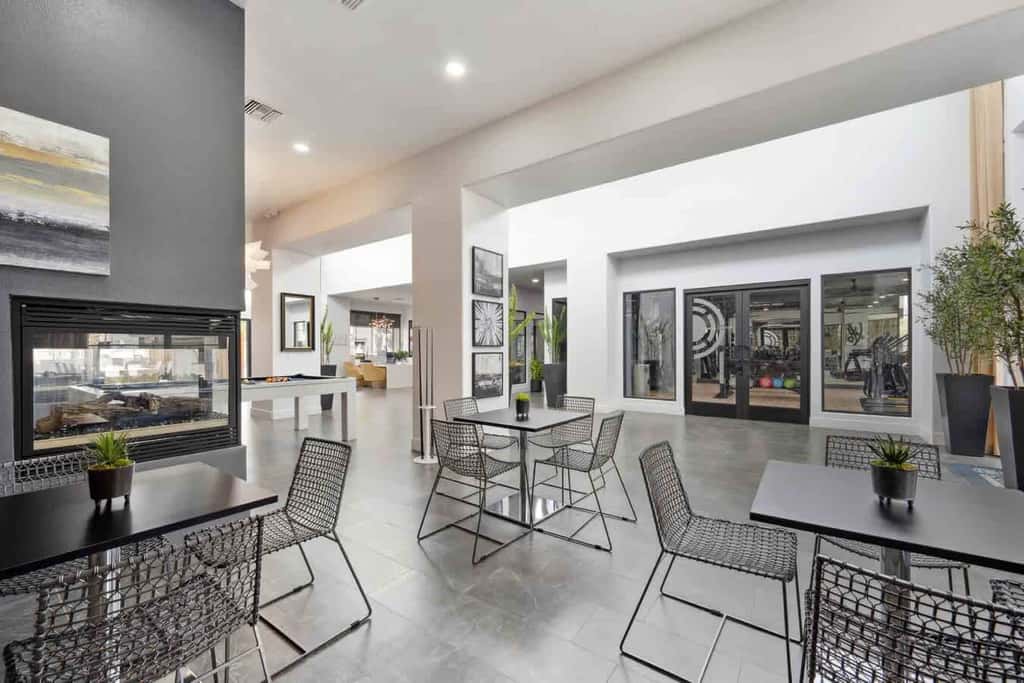 CozySuites Glendale  - Westgate w pool! 2BR