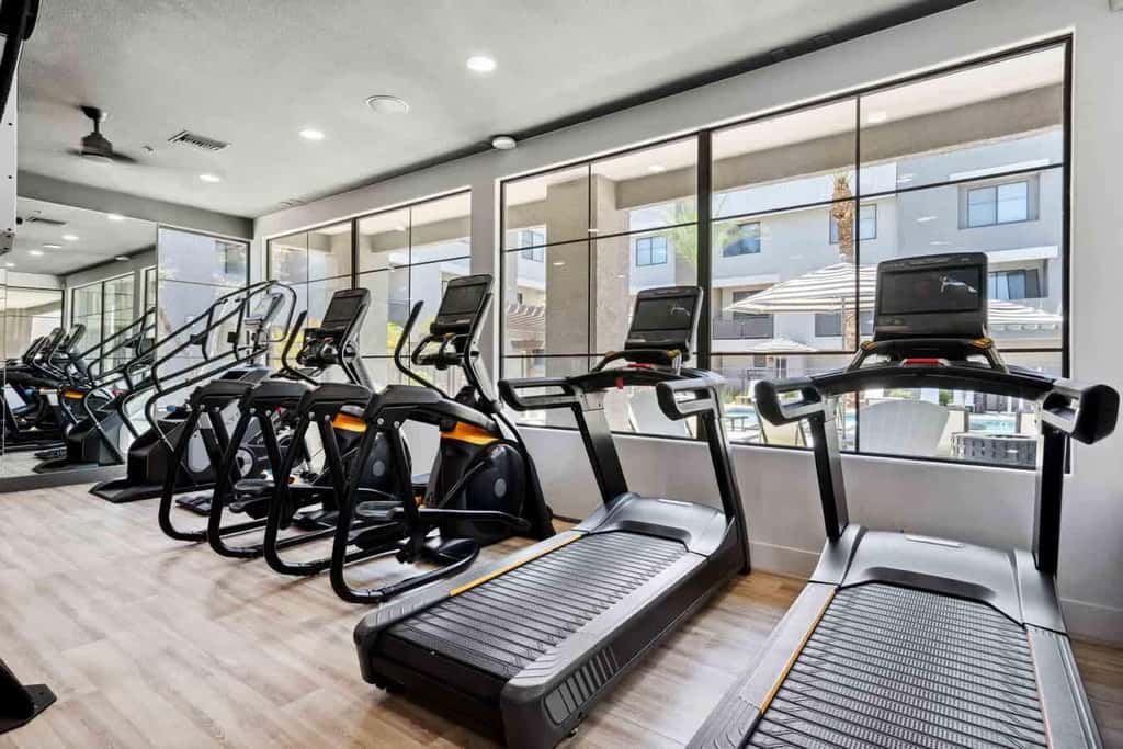 CozySuites Glendale  - Westgate w pool! 2BR