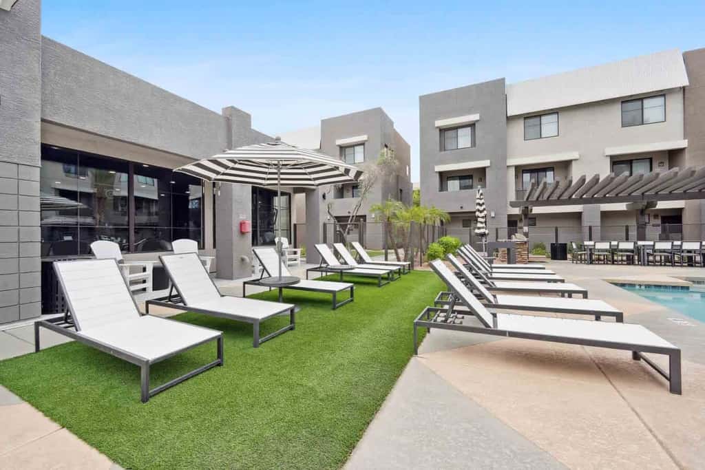 CozySuites Glendale  - Westgate w pool! 2BR