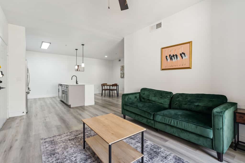 CozySuites Glendale  - Westgate w pool! 2BR