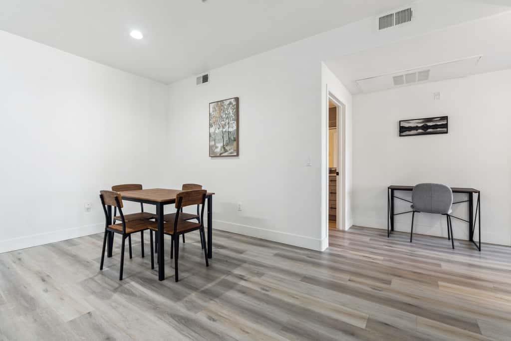 CozySuites Glendale  - Westgate w pool! 2BR